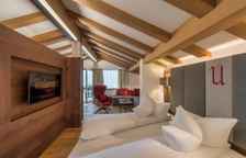 Двухместный полулюкс с видом на горы