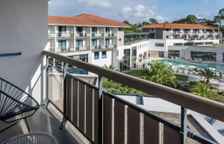 Номер Privilege с видом на бассейн