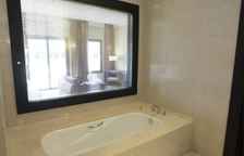 Четырёхместный номер Superior с видом на бассейн