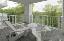 Люкс c 1 комнатой с балконом и с видом на внутренний двор