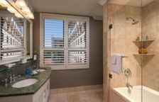 Четырёхместный номер Premium с красивым видом из окна