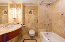 Четырёхместный номер Deluxe с видом на город