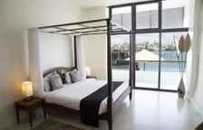 Одноместный люкс Grand с видом на бассейн