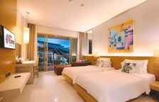 Двухместный номер Deluxe с видом на бассейн