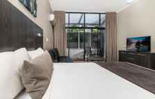 Одноместный номер Standard с балконом и с видом на бассейн