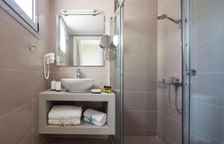 Двухместный номер Standard с частичным видом на море