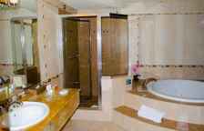 Четырёхместный люкс Luxury с 2 комнатами с балконом и oceanfront