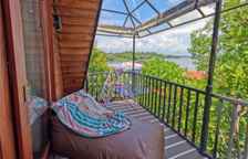 Коттедж с видом на сад