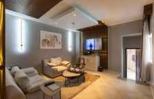 Четырёхместный люкс Posh Club Pool с балконом