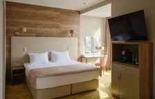 Двухместный полулюкс на сторону залива (с 1.10 заезд в 17:00, выезд в 15:00)