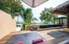 Двухместная вилла с бассейном Beachfront