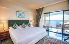 Трёхместный люкс Executive с балконом и с видом на море