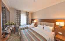 Трёхместный номер семейный с видом на город