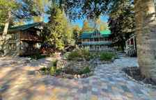 Вилла Мега с балконом