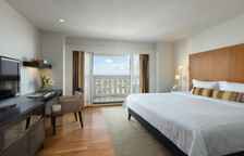 Люкс Tower Club с балконом и с видом на реку