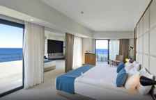 Люкс Corner с балконом и с видом на море