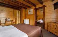 Номер Семейный Стандартный с 2 комнатами с видом на внутренний двор