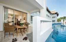 Двухместный полулюкс Deluxe Swimout