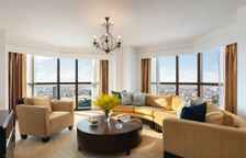 Люкс Tower Club с 2 комнатами с балконом