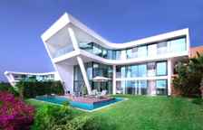 Вилла Pool с балконом и с видом на море