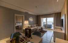 Четырёхместный люкс Posh Club Crystal Jacuzzi с балконом