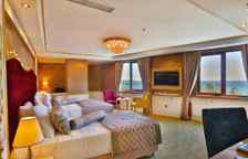 Трёхместный полулюкс с видом на море