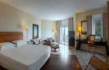 Двухместный люкс Corner с балконом и с видом на море