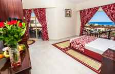 Семейный номер Deluxe с балконом и с красивым видом из окна