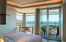 Полулюкс с балконом и с видом на море