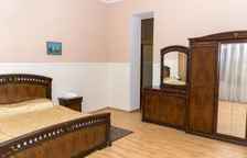 Номер стандарт с 3 комнатами с балконом и с красивым видом из окна