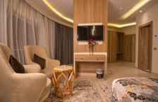 Люкс с балконом и с красивым видом из окна