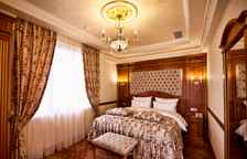 Семейный люкс с балконом и с красивым видом из окна