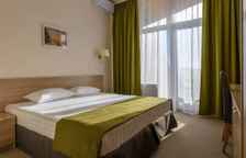 Номер семейный с 2 комнатами с балконом и с видом на море