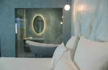 Джуниор Сюит 203 Авторский дизайн с балконом