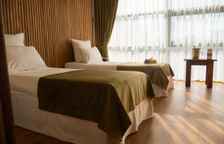 Двухместный номер Стандарт Комфорт 301 с видом на бассейн