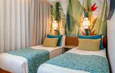 Номер семейный Front Yard с балконом и с видом на сад