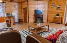 Вилла с балконом и с красивым видом из окна