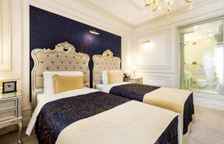 Семейный люкс с красивым видом из окна