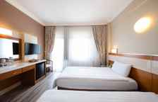 Двухместный номер Deluxe с балконом и с видом на бассейн