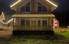 Четырёхместный коттедж с балконом