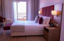 Двухместный номер Premium с балконом и с видом на бассейн