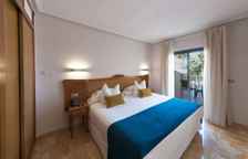 Одноместный полулюкс с видом на бассейн