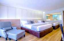 Номер Deluxe с видом на бассейн