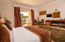 Двухместный номер Superior с видом на бассейн