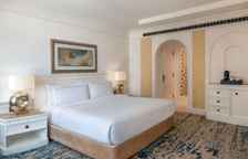 Двухместный номер Tower с частичным видом на море