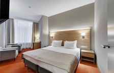 Двухместный люкс семейный на сторону парка (с 1.10 заезд в 17:00, выезд в 15:00)