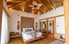 Двухместное Бунгало Overwater с джакузи Grand