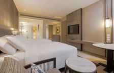 Четырёхместный номер Pool Cabana с видом на сад