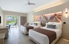 Двухместный Swim Up полулюкс Allure