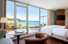 Двухместный номер Executive с частичным видом на сад и море